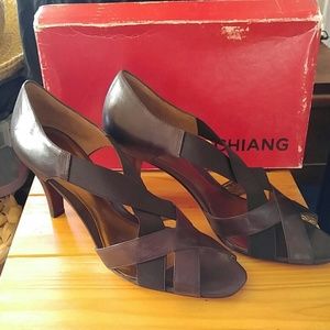 NIB Arturo Chiang retro Brown leather criss cross sandal stack wood heel 10M